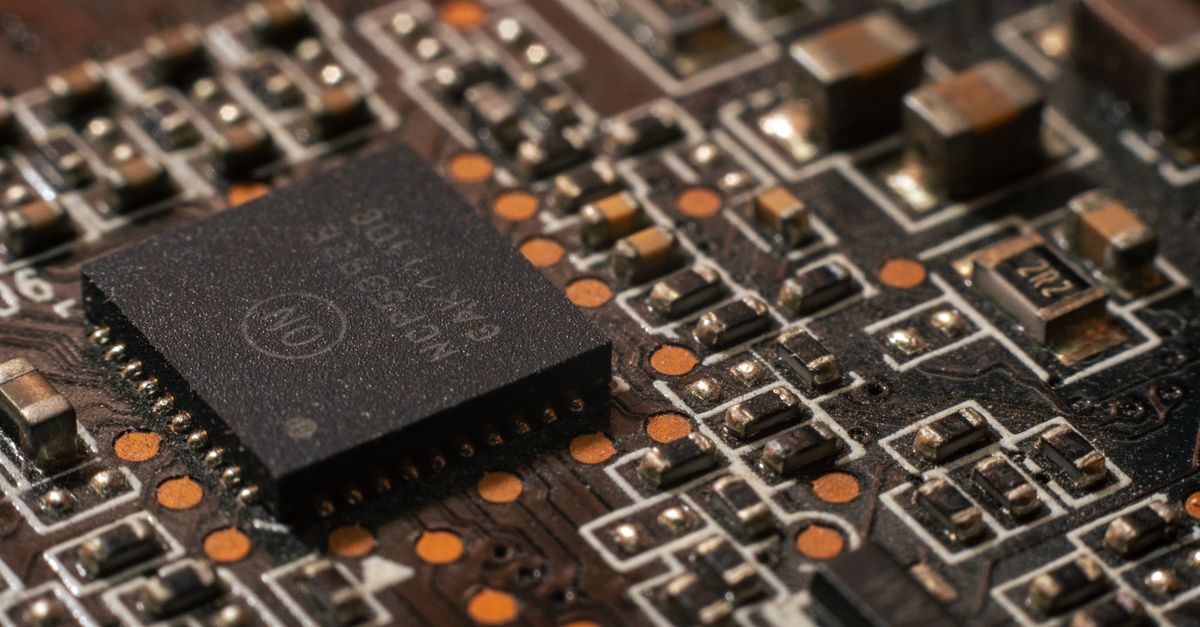 Breaking the Silicon Bottleneck: How Rollplex Supercharges Vision-Language AI Training