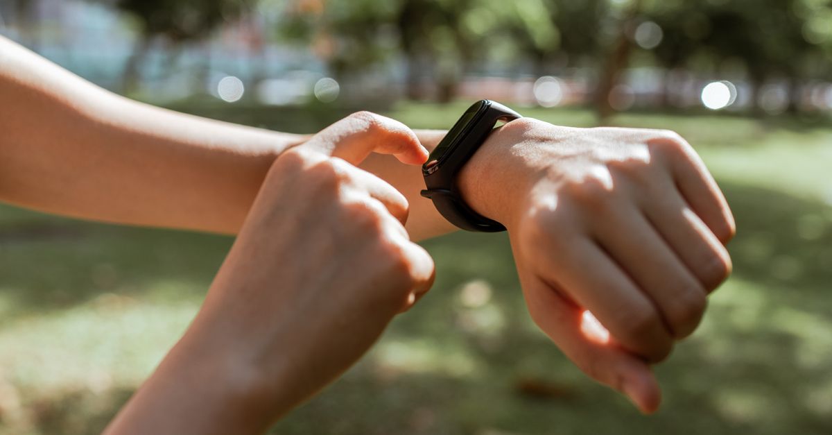 Beyond Steps: How to Choose the Best Fitness Tracker for Your Life in 2025
